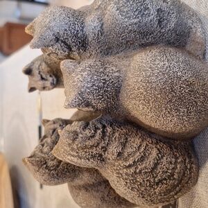 Pena Handpainted 7 Cat Ring Holder 6.5 " Wide By 4.5" Tall